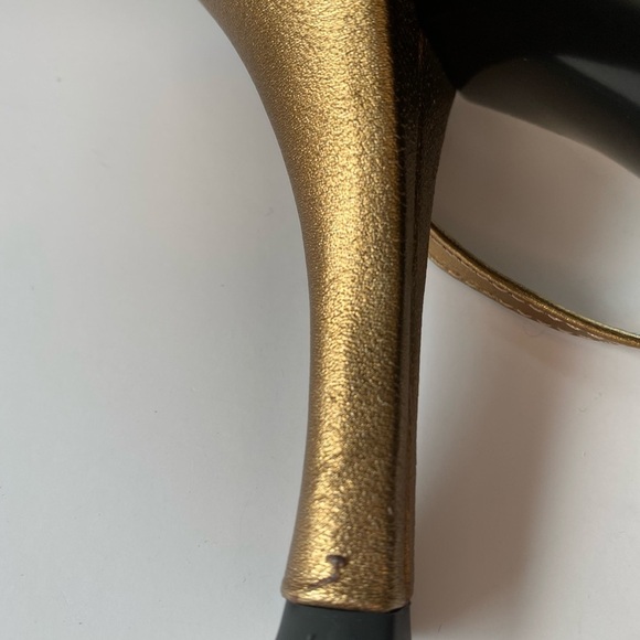 Exchange by Charles David Gold Stiletto Heels. - Picture 9 of 12